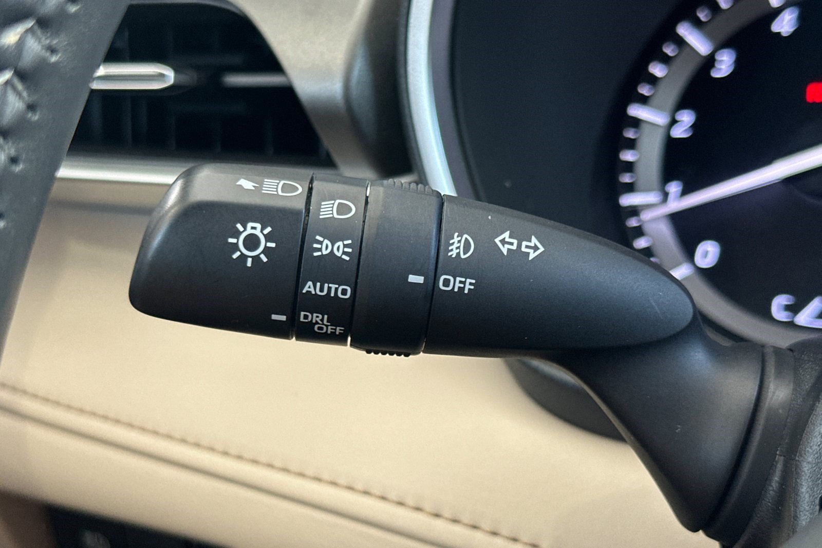 Used 2021 Toyota Highlander XLE FWD image 31