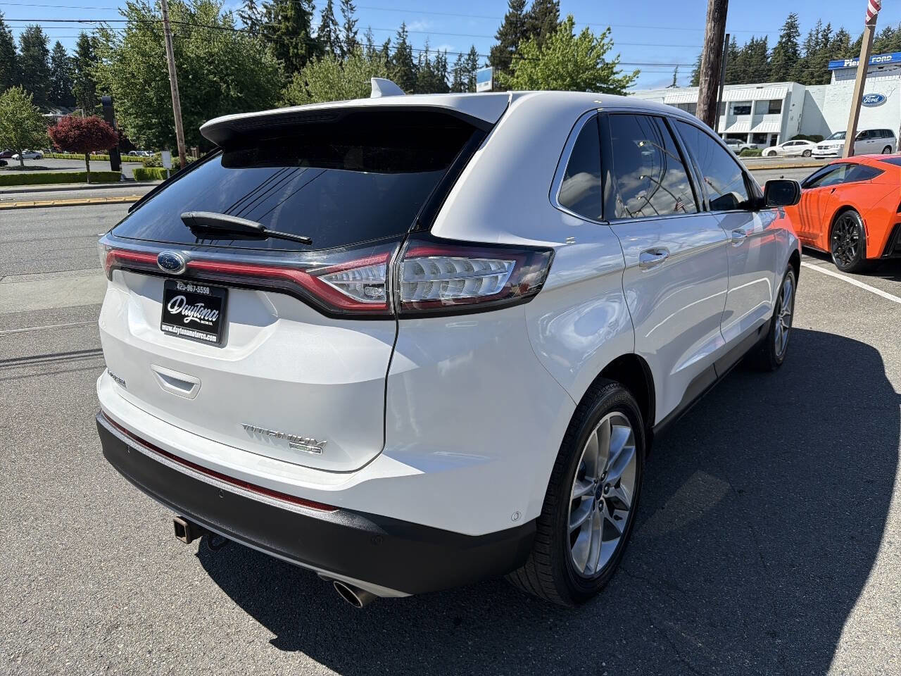 Used 2015 Ford Edge Titanium w/ Equipment Group 302A AWD/4WD image 9