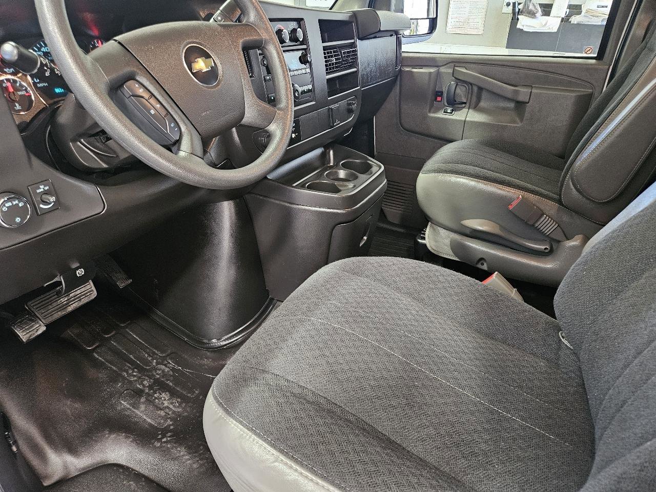 Used 2024 Chevrolet Express 2500 w/ Driver Convenience Package image 13