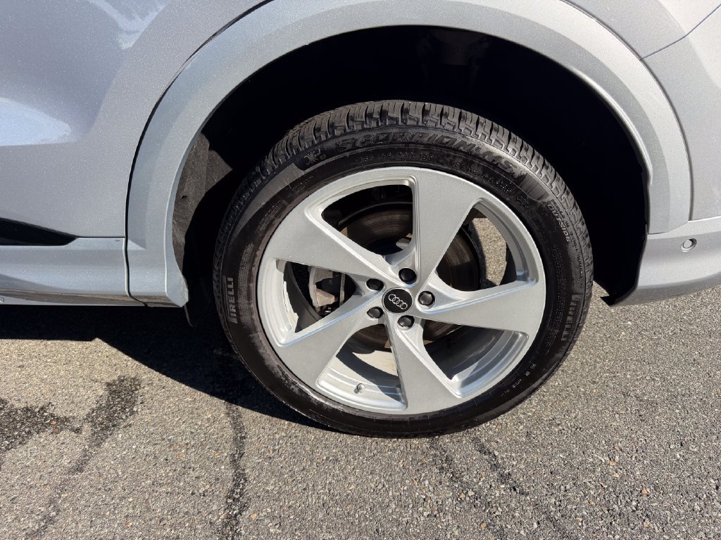 Used 2025 Audi Q5 Premium Plus w/ Premium Plus AWD/4WD image 11