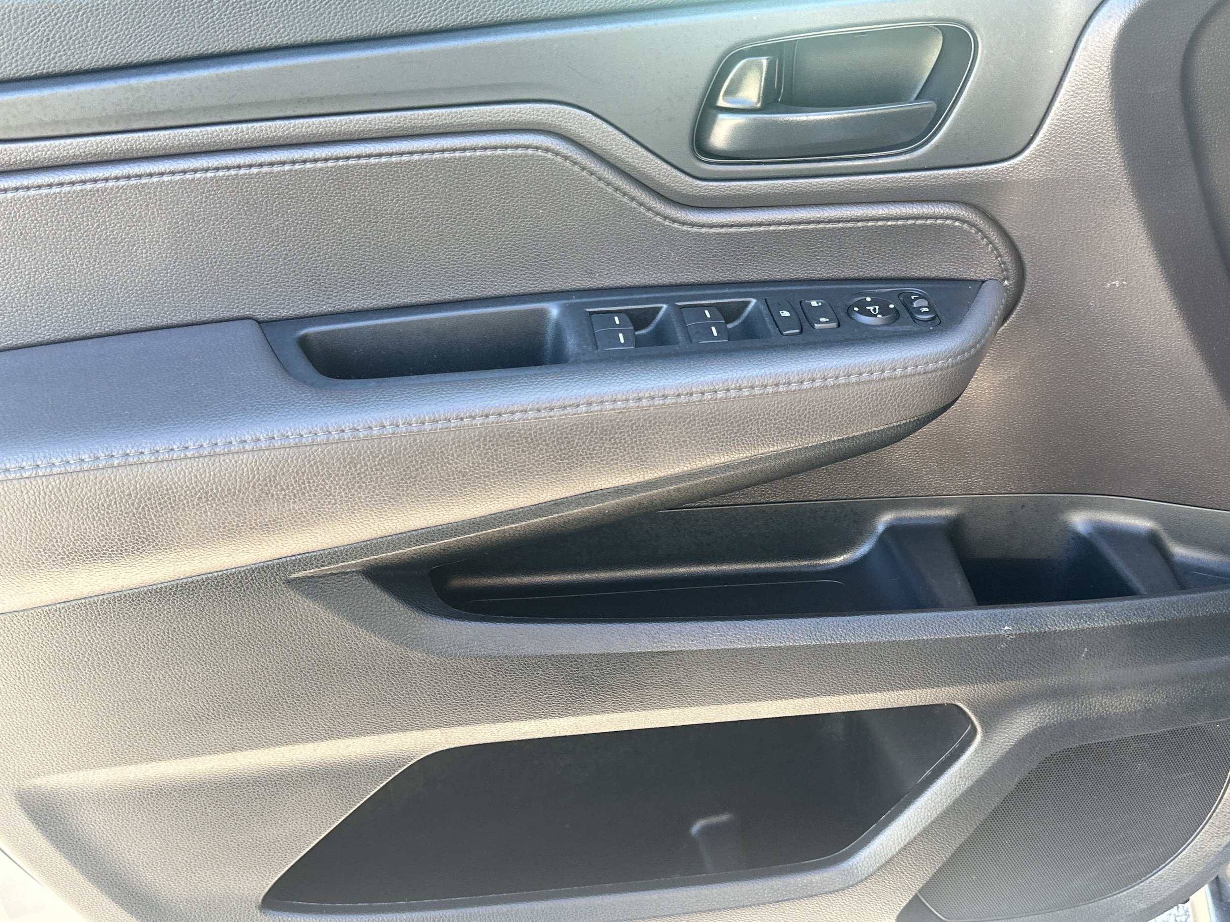 Used 2019 Honda Odyssey EX image 10
