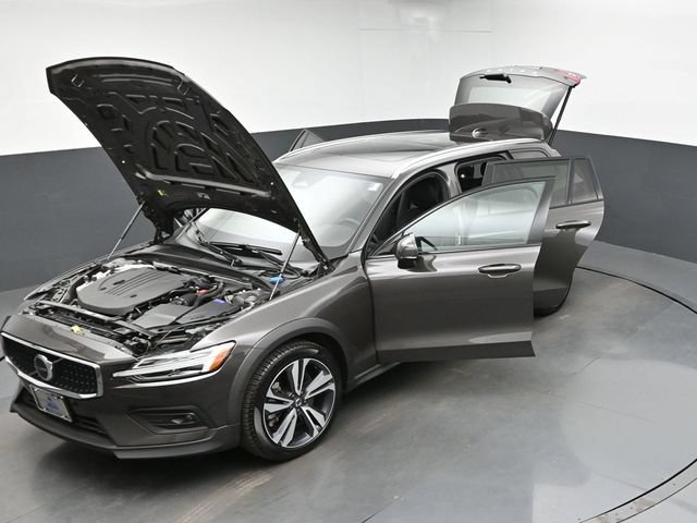 Used 2025 Volvo V60 B5 Cross Country Plus AWD/4WD image 46