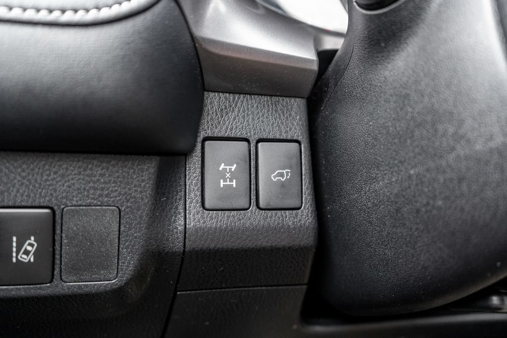 Used 2017 Toyota RAV4 XLE w/ Plus Special Value Package AWD/4WD image 21