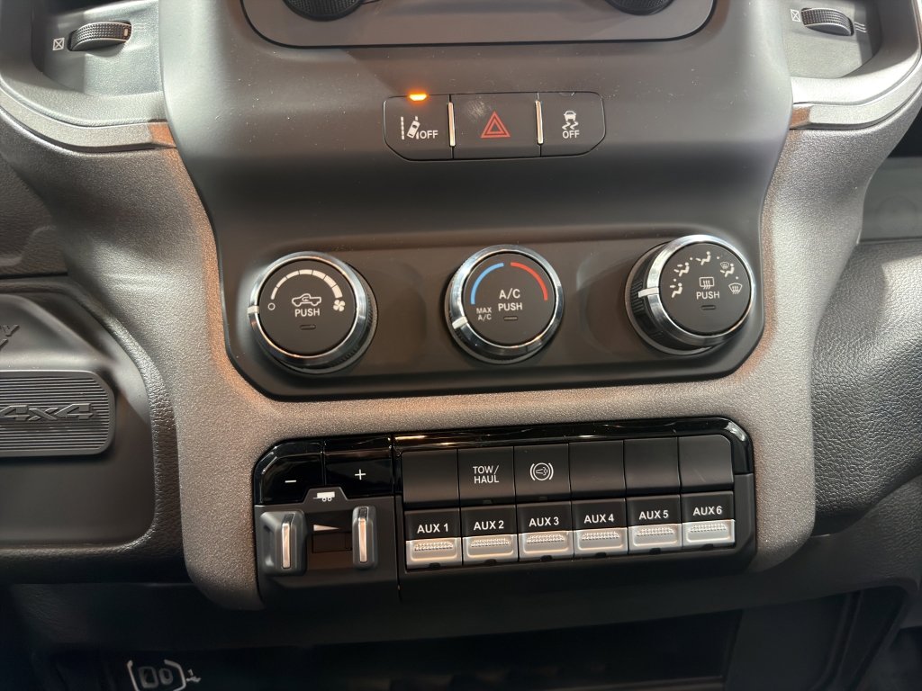 Used 2024 RAM 5500 Tradesman w/ Safety Group image 31