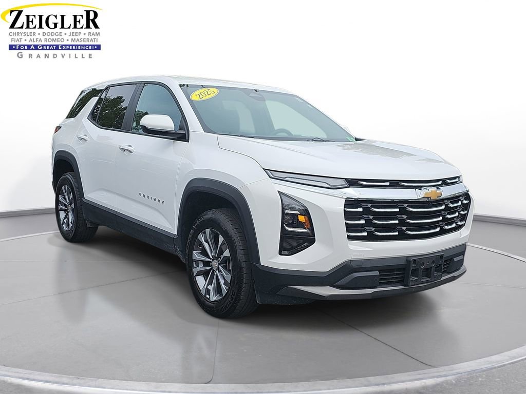 Used 2025 Chevrolet Equinox LT AWD/4WD image 3