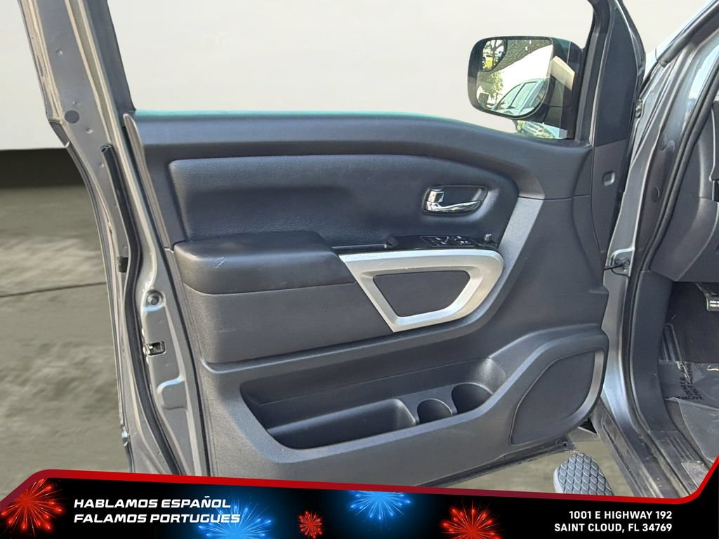 Used 2017 Nissan Titan SV RWD image 11