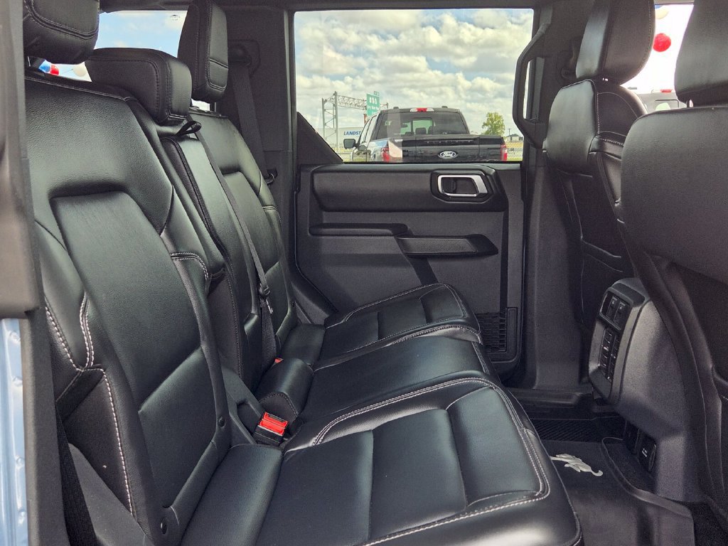 Used 2025 Ford Bronco Outer Banks AWD/4WD image 12