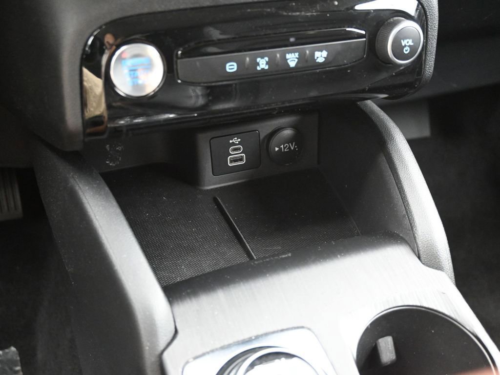 New 2024 Ford Escape SE FWD image 19