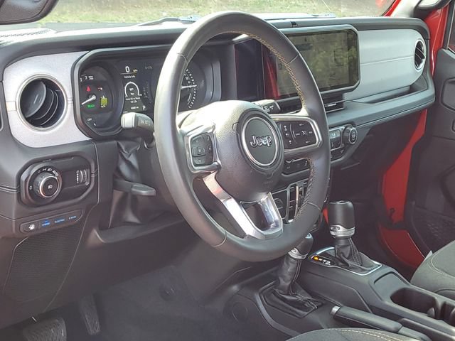 Used 2024 Jeep Wrangler Unlimited Sahara AWD/4WD image 6