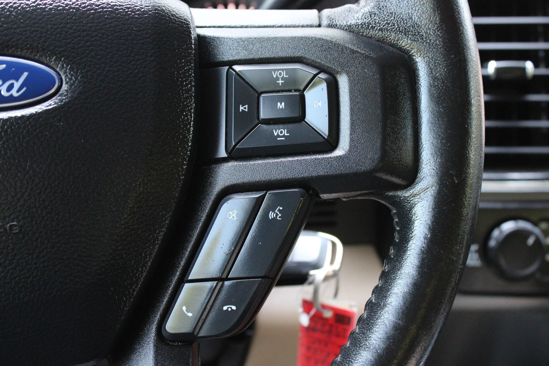 Used 2019 Ford F150 XLT w/ Equipment Group 302A Luxury AWD/4WD image 35