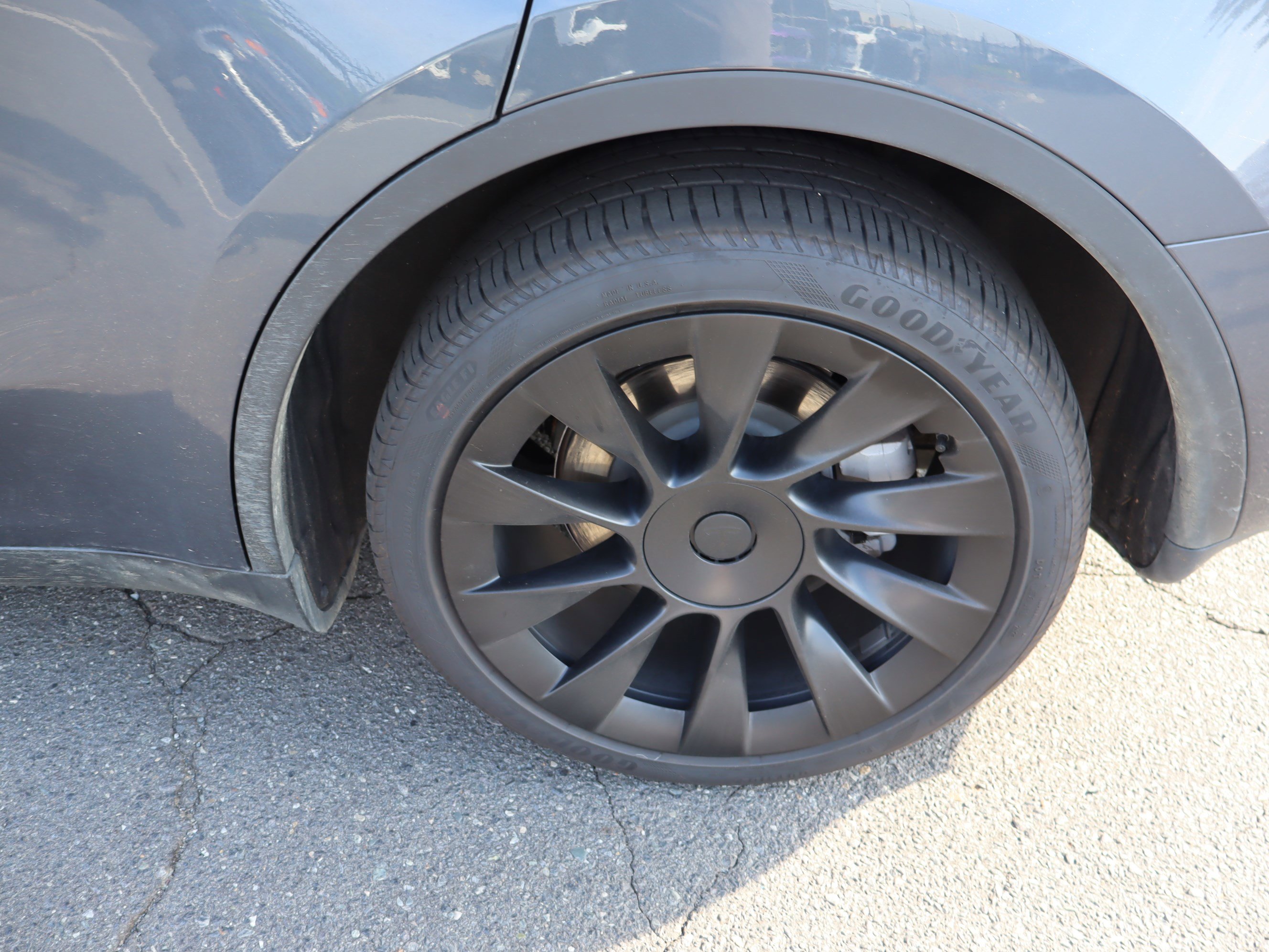 Used 2023 Tesla Model Y AWD image 34