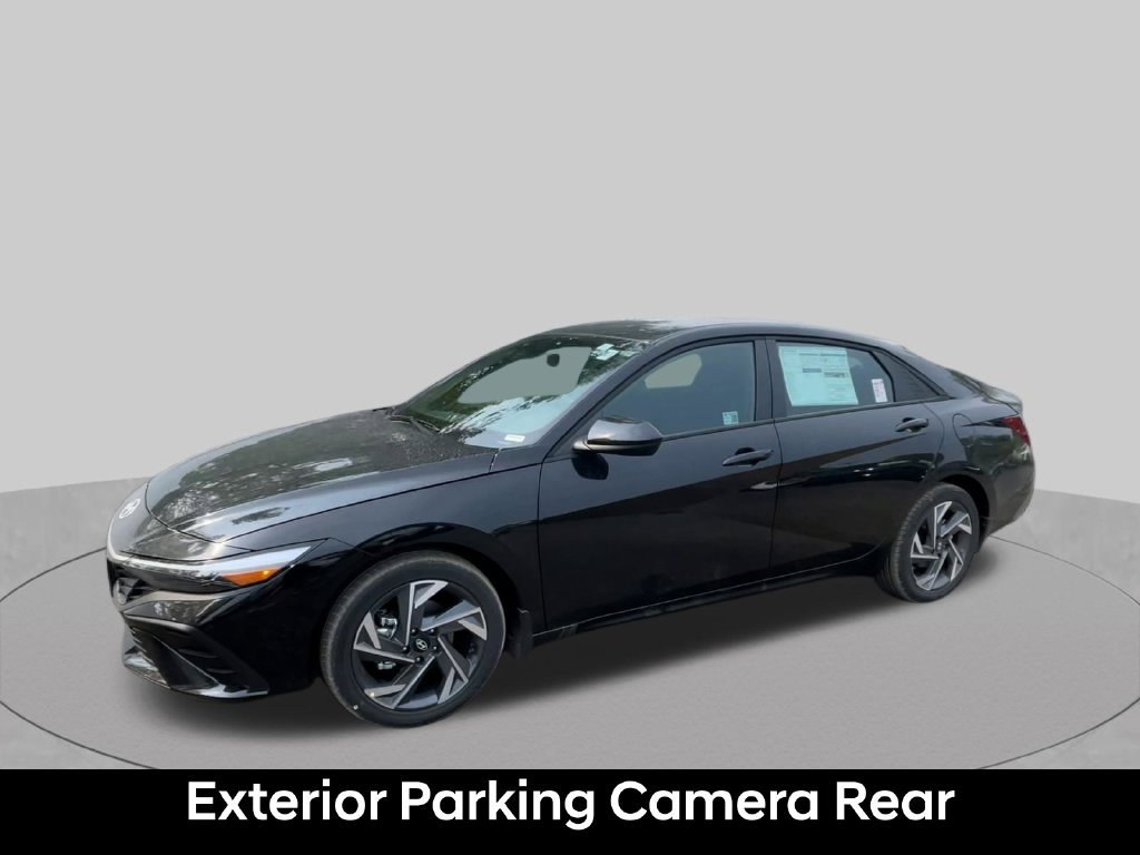 Used 2025 Hyundai Elantra Sport FWD image 11
