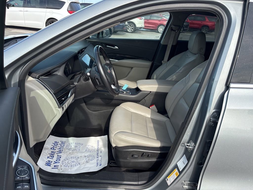 Used 2023 Cadillac XT4 Premium Luxury image 24