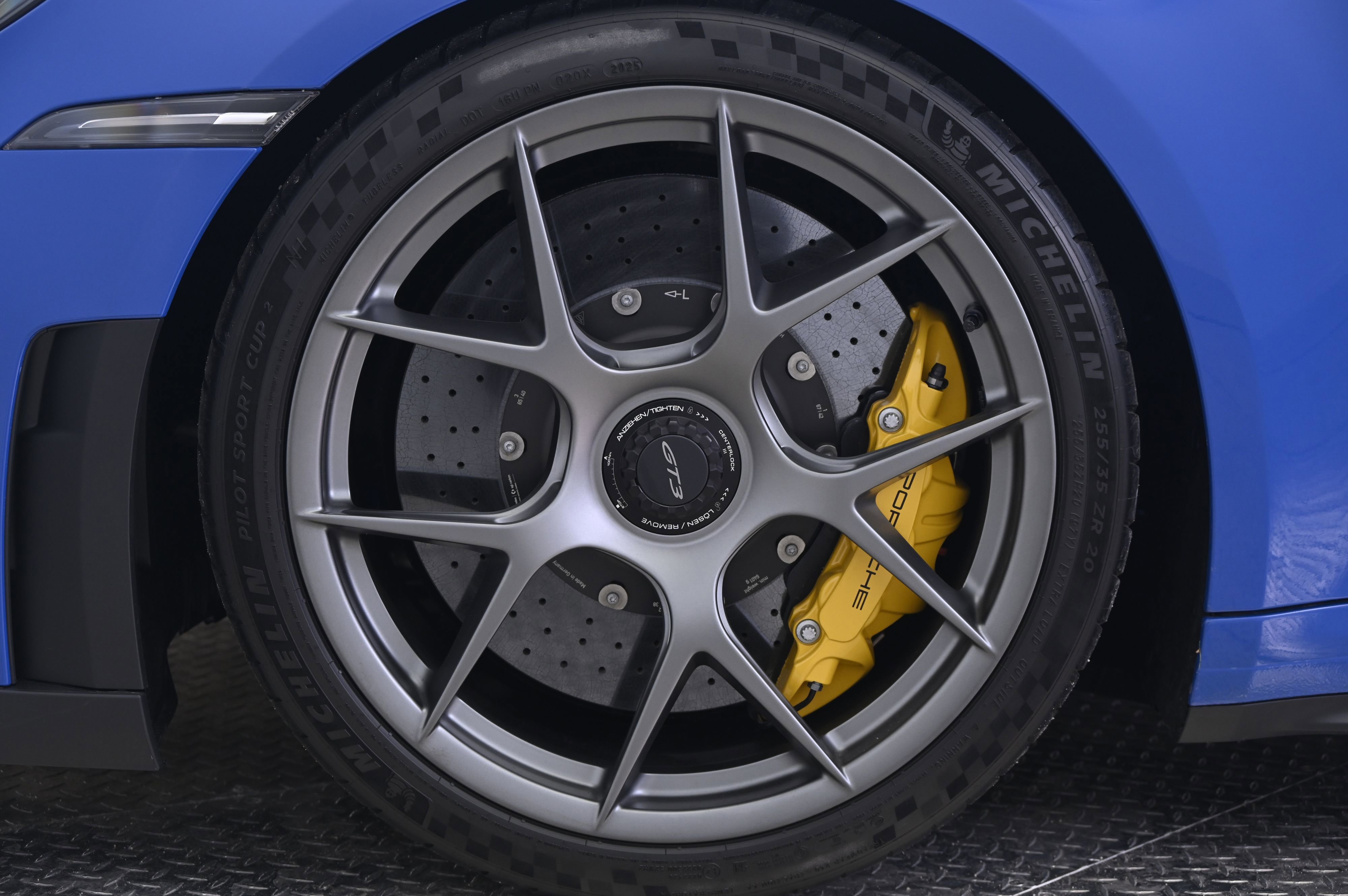Certified 2025 Porsche 911 GT3 RWD image 12