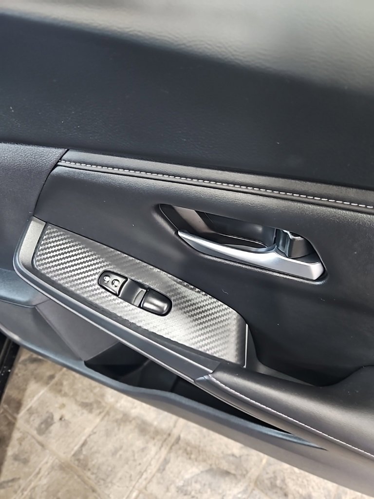 Used 2025 Nissan Sentra SV image 12