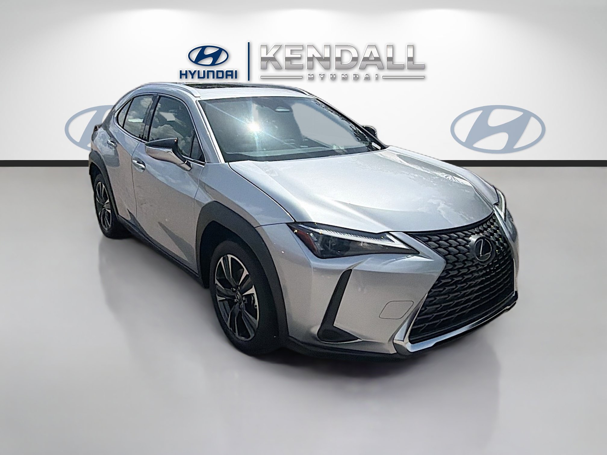 Used 2025 Lexus UX 300h FWD image 1