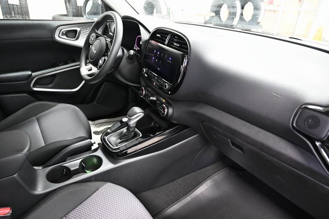 Used 2023 Kia Soul S image 14