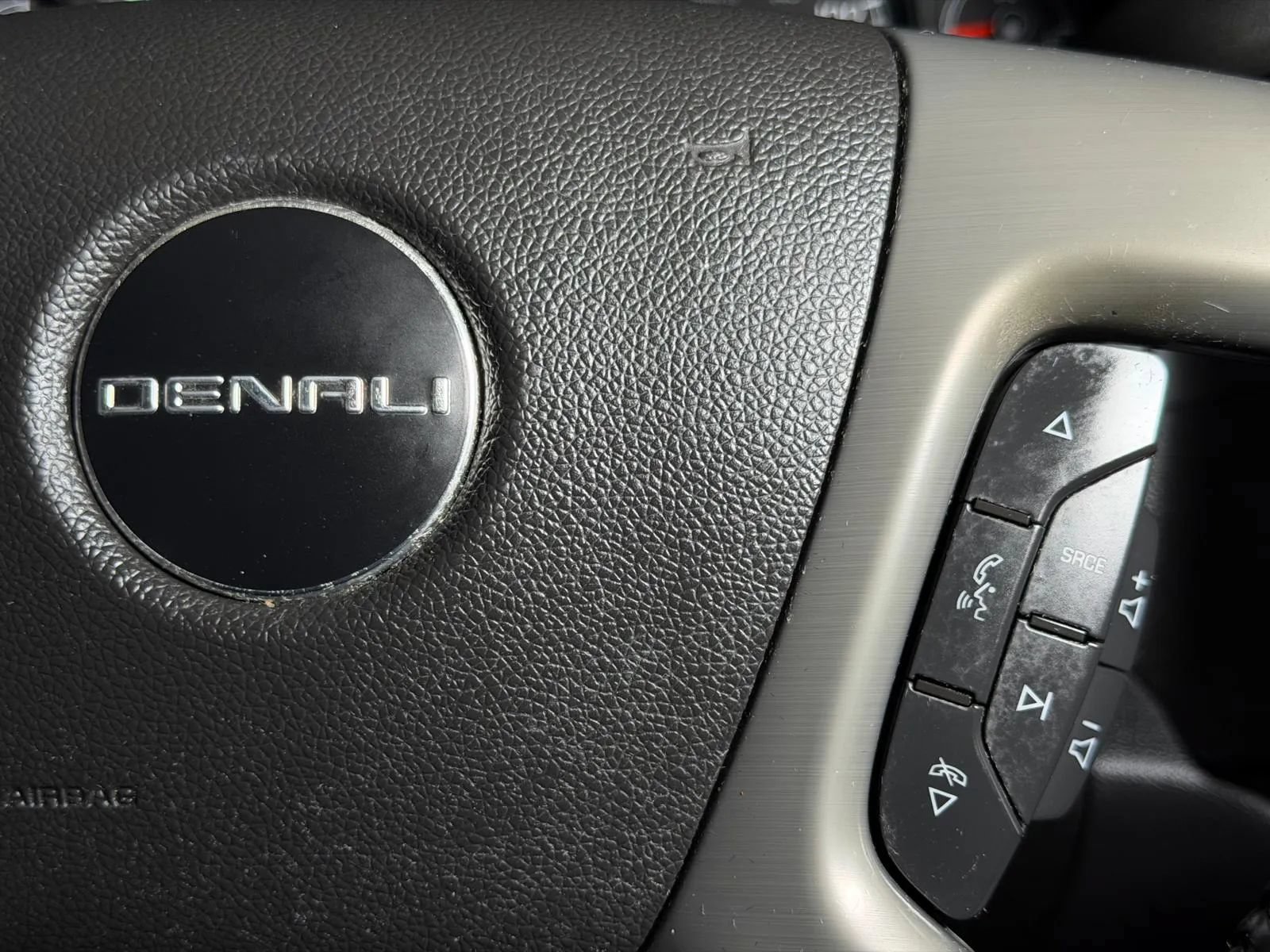 Used 2012 GMC Yukon XL Denali RWD image 37