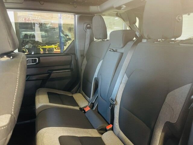Used 2025 Ford Bronco Big Bend AWD/4WD image 16