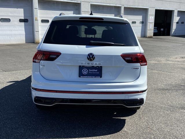 Certified 2022 Volkswagen Tiguan SE R-Line image 6