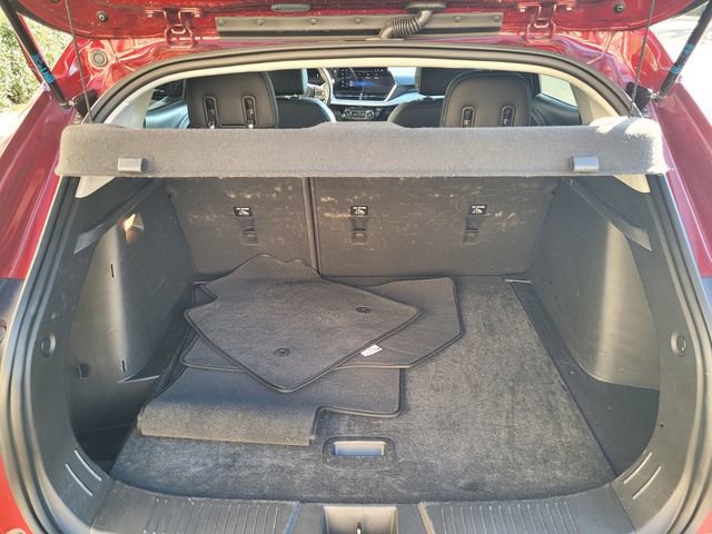 Used 2025 Chevrolet Trax LT w/ LT Convenience Package image 28