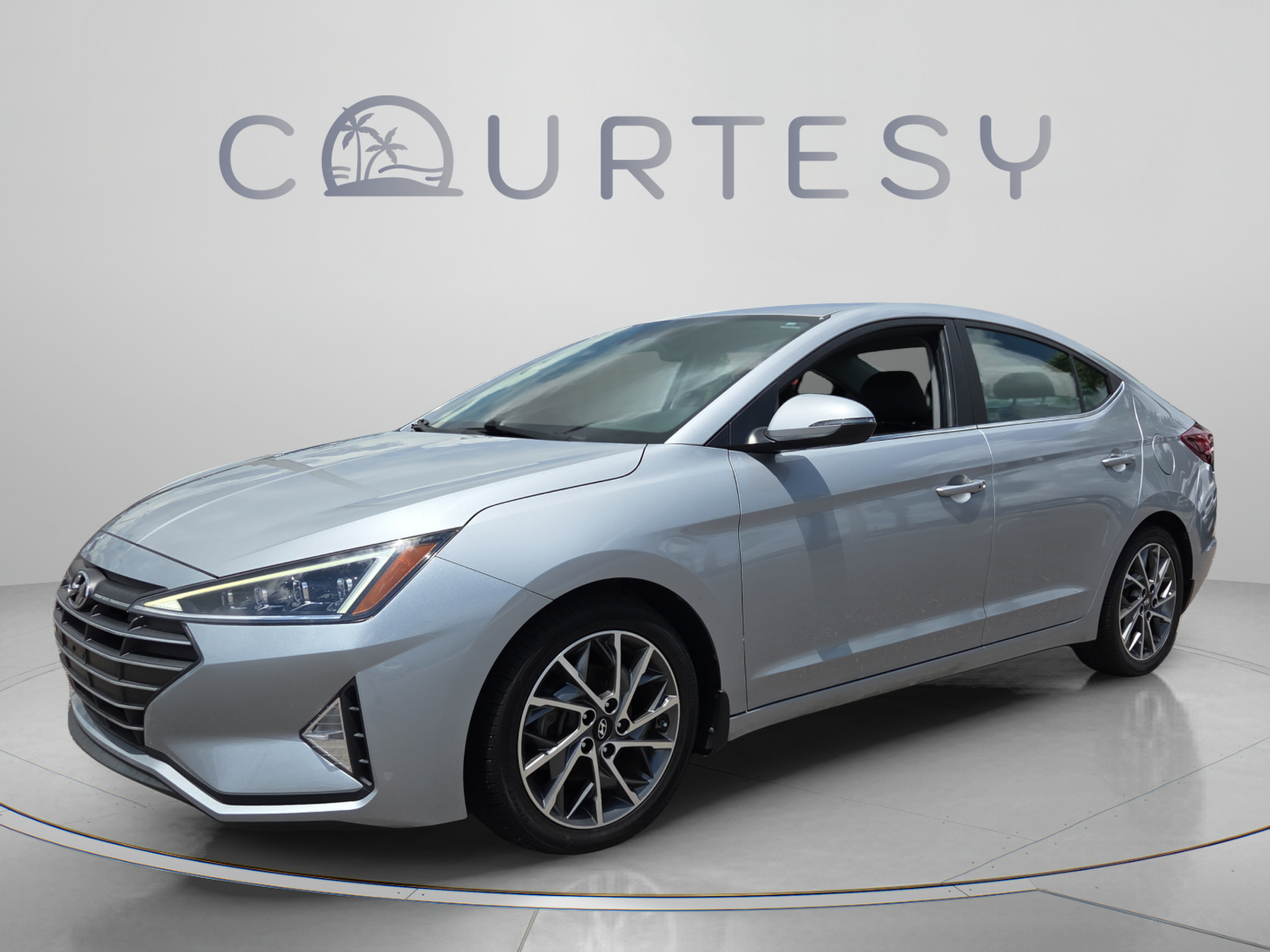 Used 2020 Hyundai Elantra Limited w/ Cargo Package (C1) FWD image 1