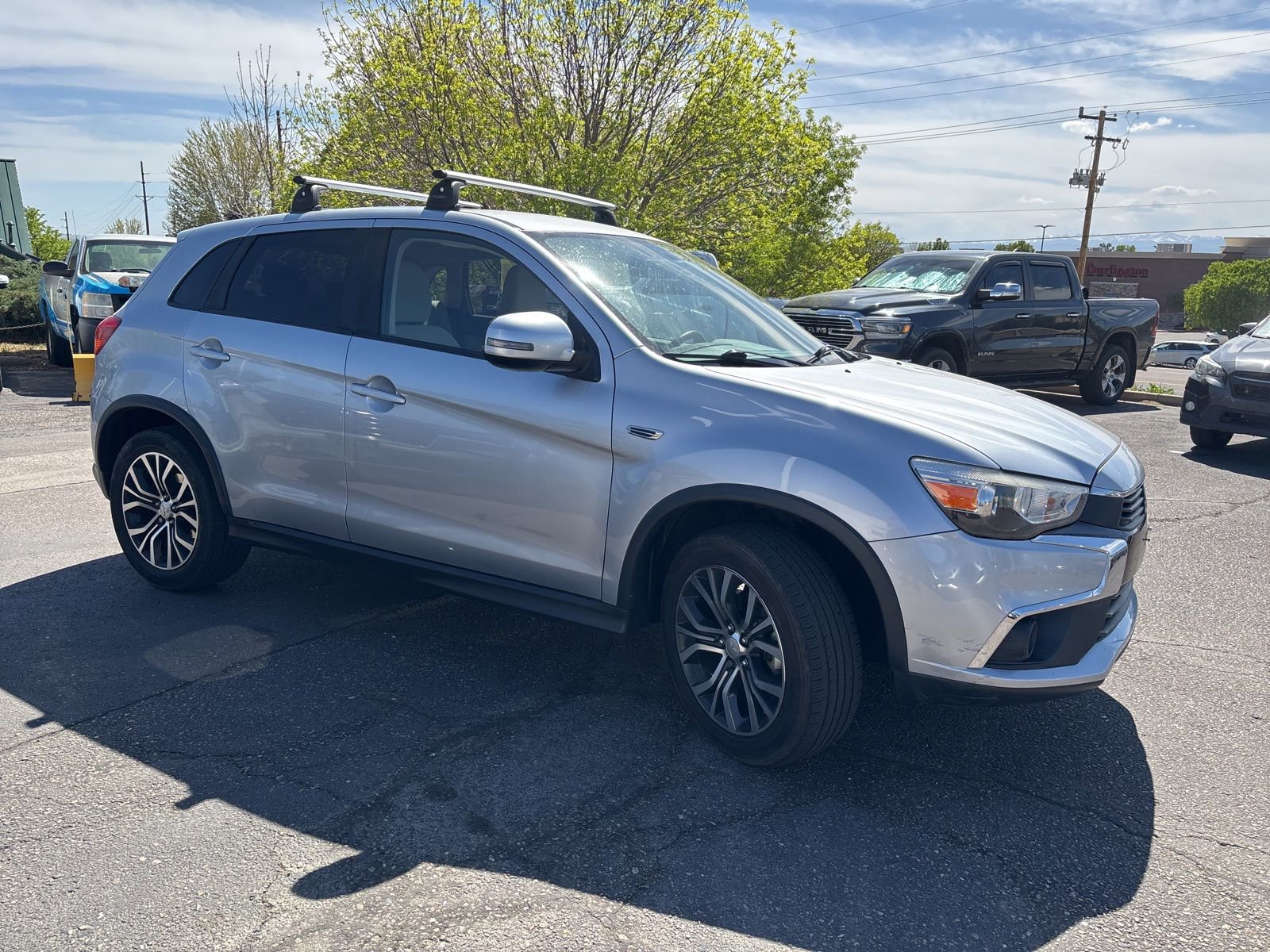 Used 2017 Mitsubishi Outlander Sport ES AWD/4WD image 1