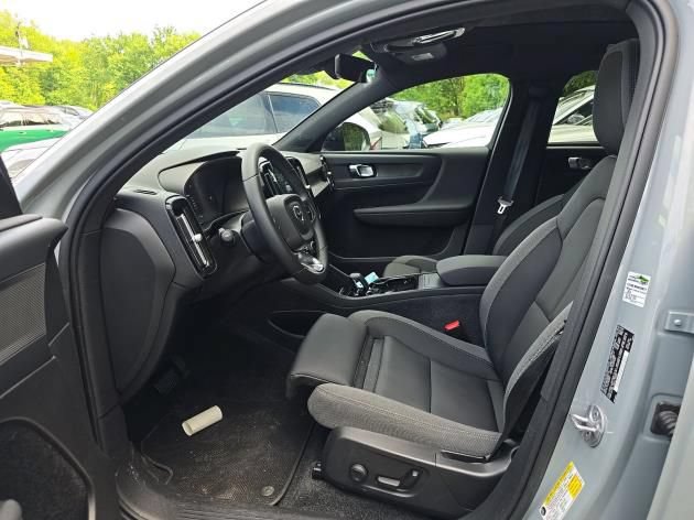 Certified 2024 Volvo C40 Recharge Core AWD/4WD image 5