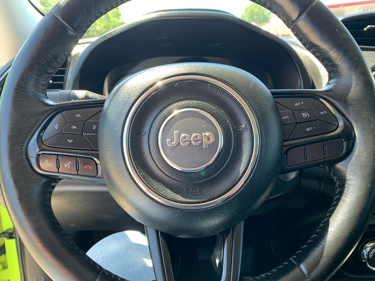 Used 2017 Jeep Renegade Altitude AWD/4WD image 16