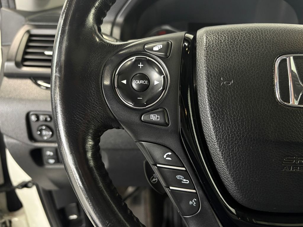 Used 2018 Honda Pilot Touring image 18