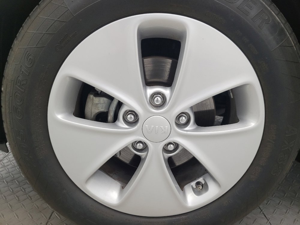Used 2015 Kia Soul FWD image 31
