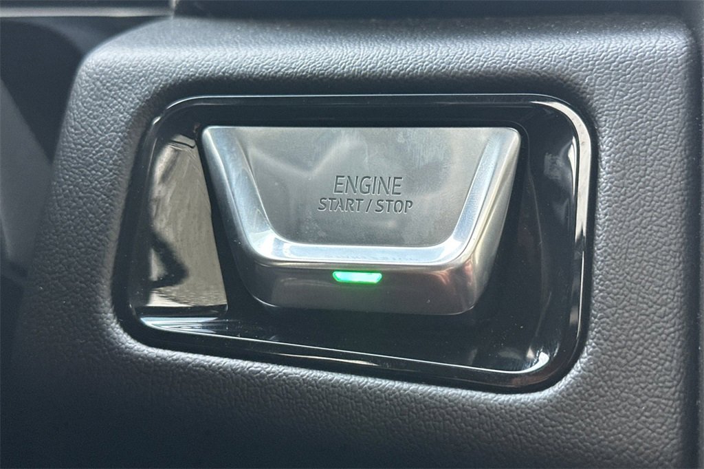 Used 2025 GMC Yukon XL Denali w/ Denali Reserve Package image 26