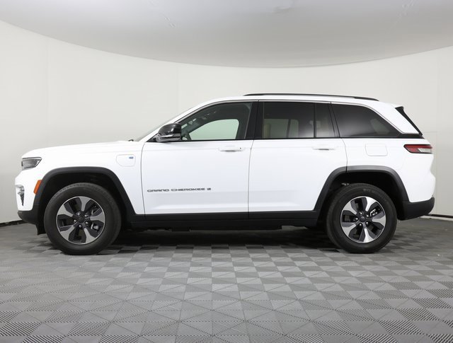 Used 2022 Jeep Grand Cherokee Limited 4xe image 6
