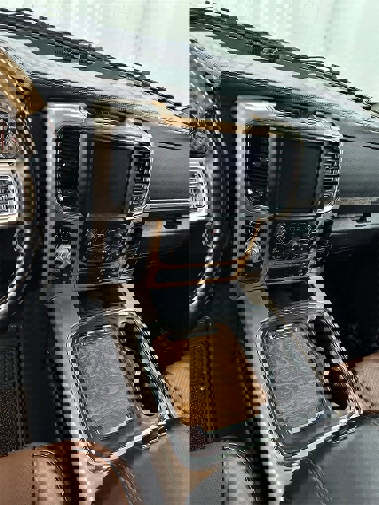 Used 2018 RAM 1500 Laramie Longhorn w/ Convenience Group image 17