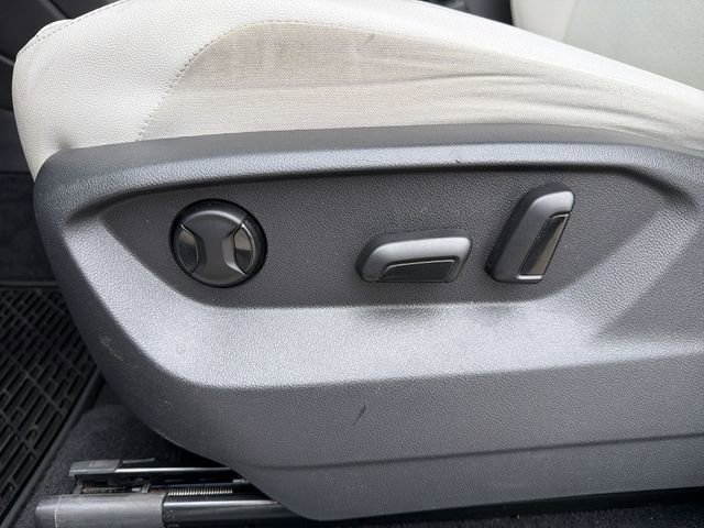 Used 2019 Volkswagen Tiguan SE w/ Panoramic Sunroof Package image 14