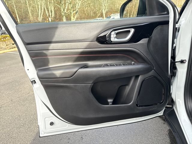 New 2026 Jeep Compass Trailhawk image 15