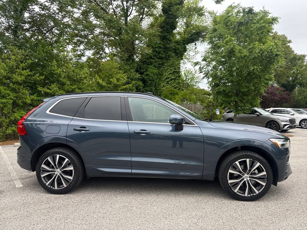 Used 2022 Volvo XC60 B5 Momentum w/ Advanced Package AWD/4WD image 10