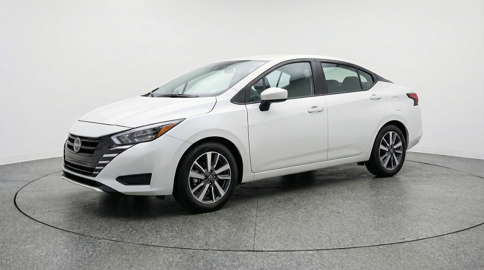 Used 2025 Nissan Versa SV FWD image 3