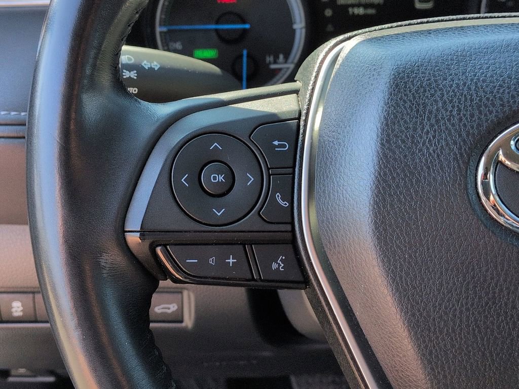 Used 2024 Toyota Venza LE AWD/4WD image 17