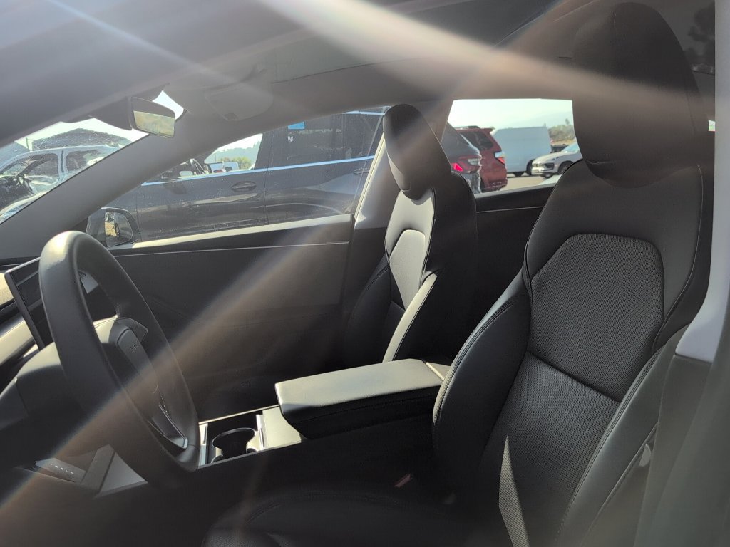 Used 2024 Tesla Model 3 Standard Range RWD image 9