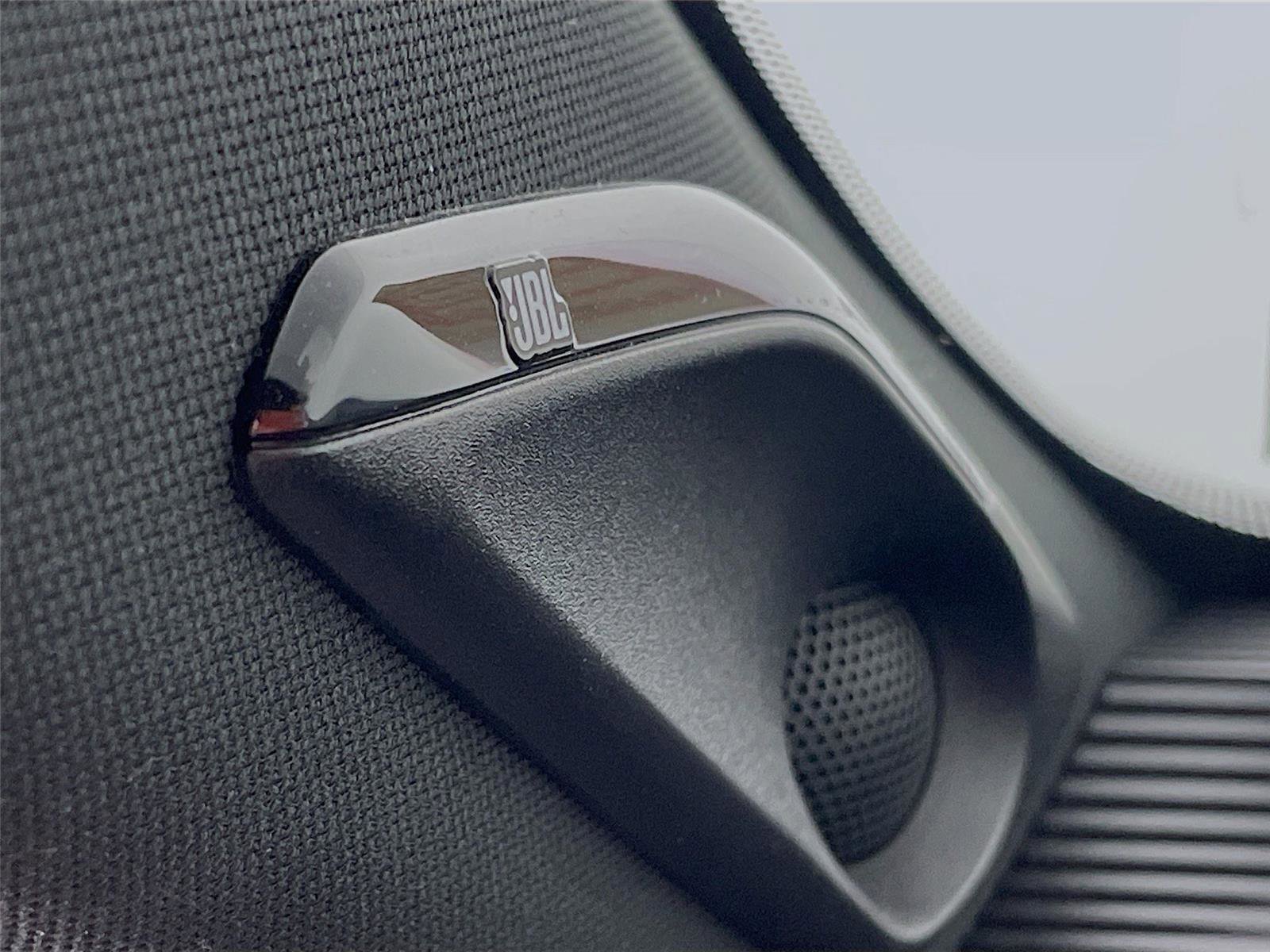 Used 2023 Toyota Venza Limited image 21