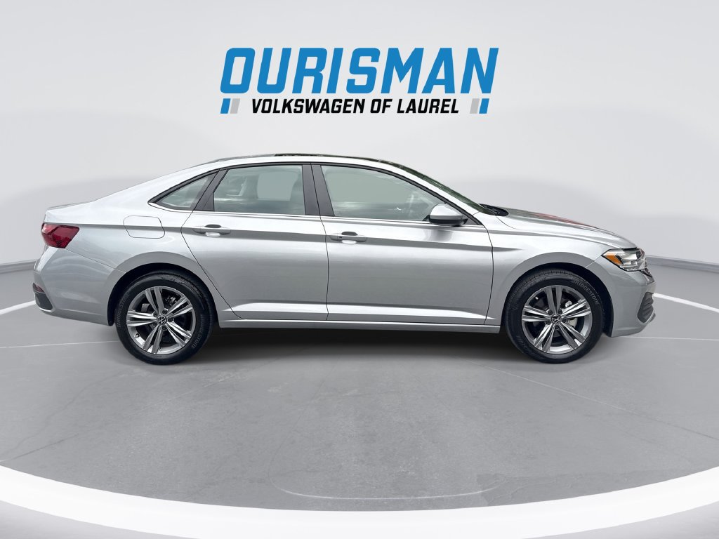 Used 2023 Volkswagen Jetta SE FWD image 9