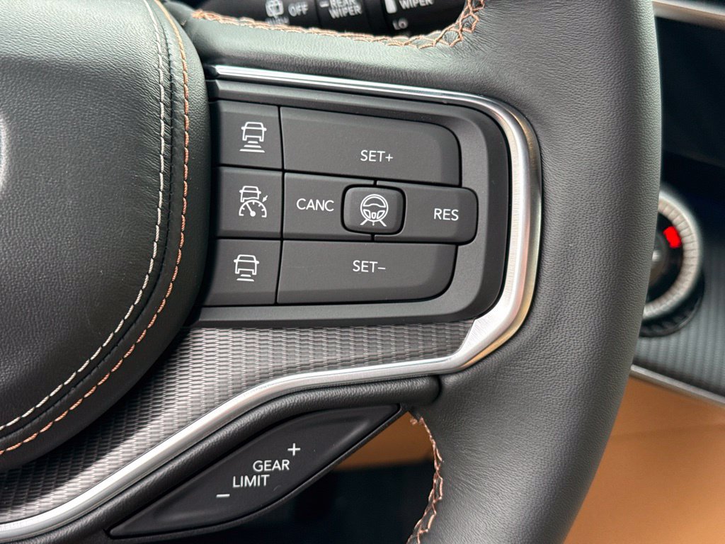 New 2027 Jeep Grand Wagoneer Summit AWD/4WD image 26