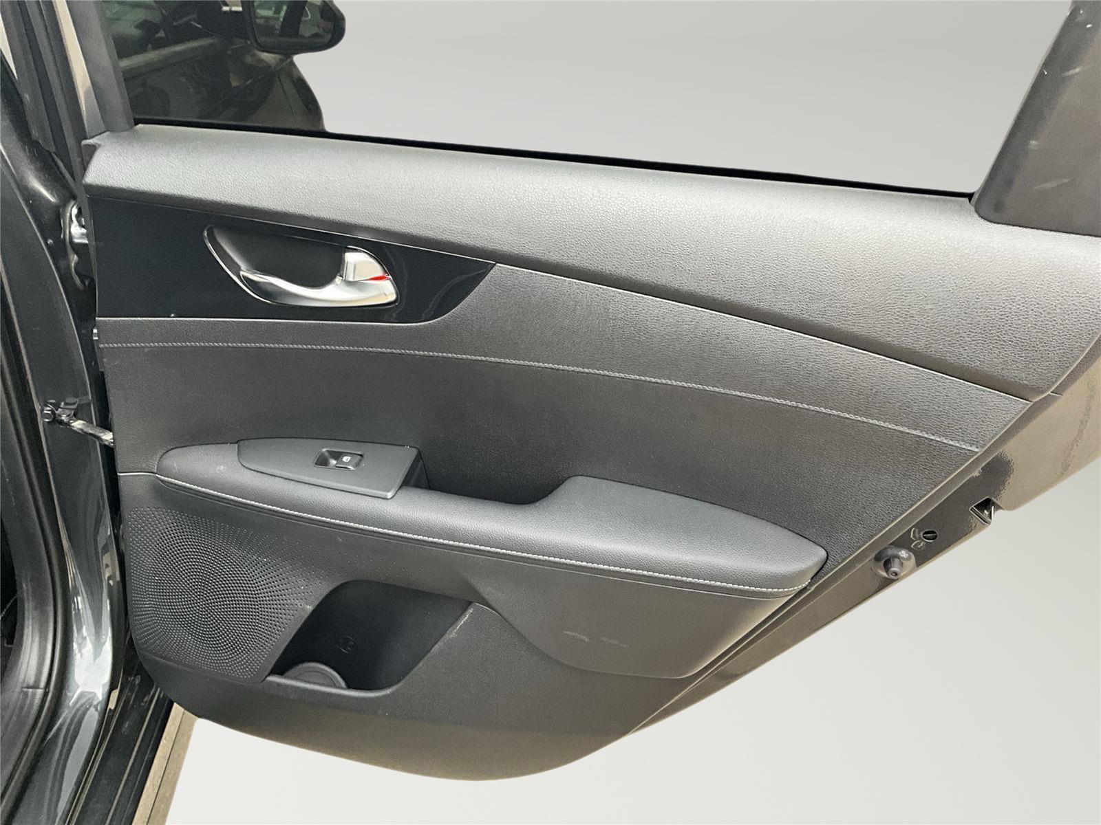 Used 2022 Kia Forte GT-Line FWD image 9