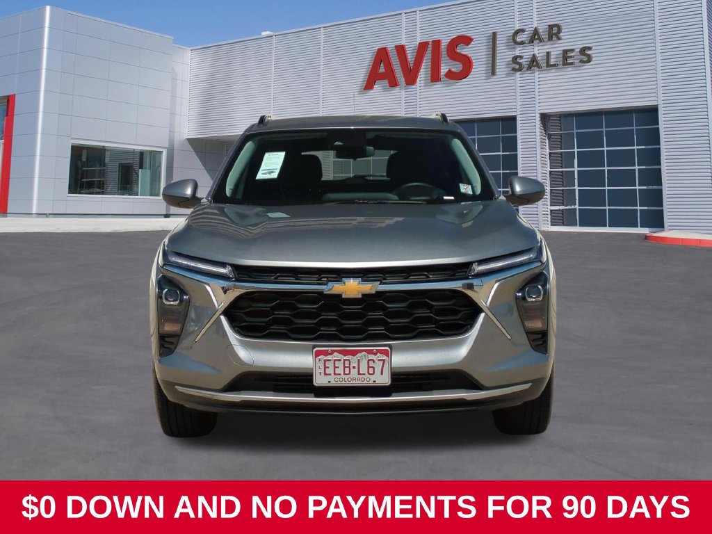 Used 2025 Chevrolet Trax LT w/ LT Convenience Package FWD image 2