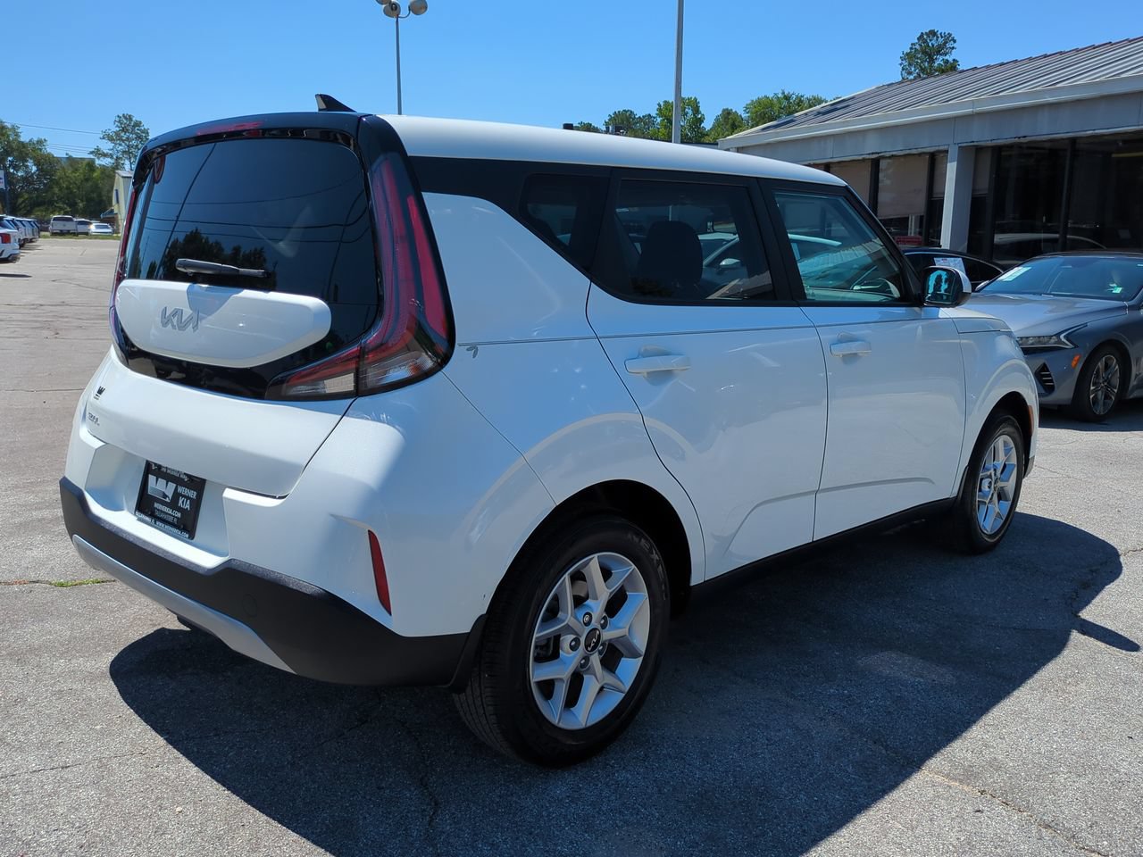 Used 2025 Kia Soul LX w/ LX Technology Package FWD image 5
