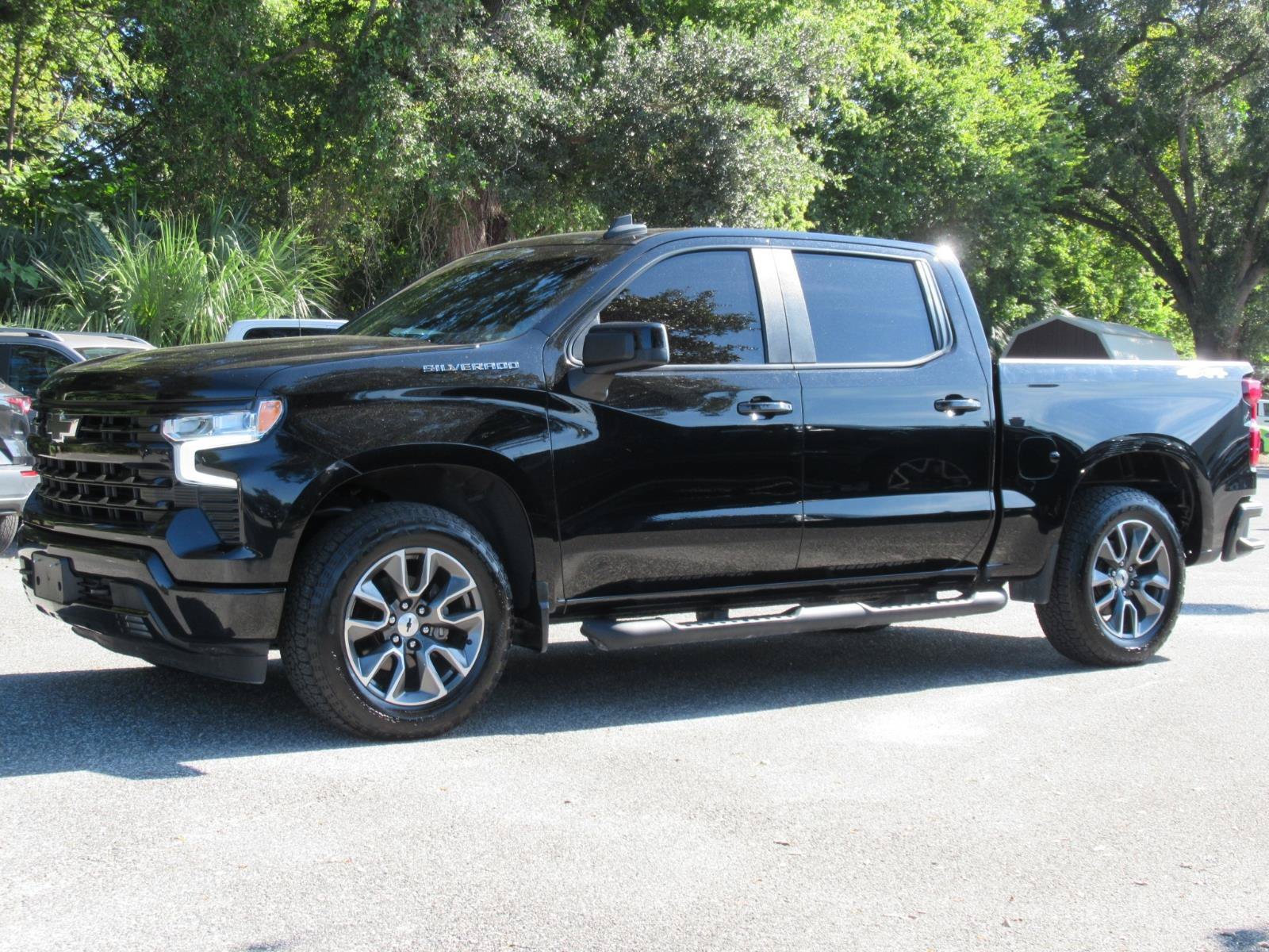 Used 2023 Chevrolet Silverado 1500 RST AWD/4WD image 3