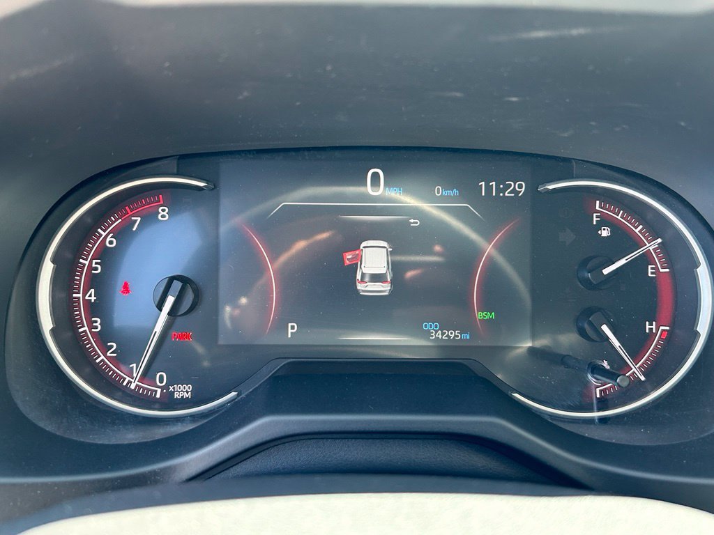Used 2025 Toyota RAV4 XLE AWD/4WD image 16