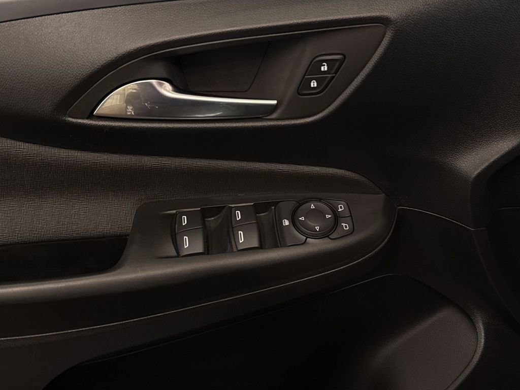 Certified 2025 Buick Envista Preferred FWD image 15