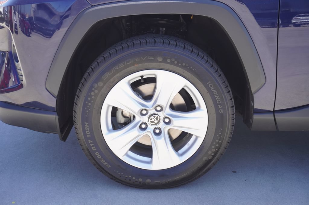 Used 2021 Toyota RAV4 XLE FWD image 22